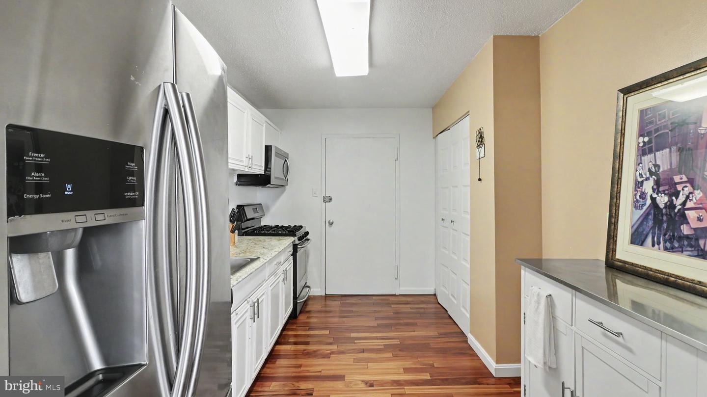 6100 Westchester Park Dr #1712 Property Photo 10