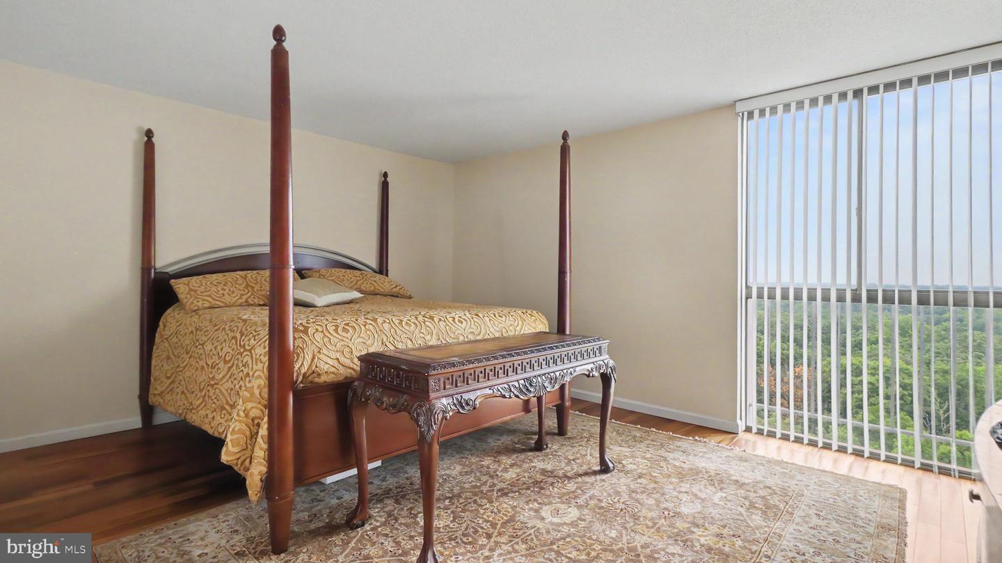 6100 Westchester Park Dr #1712 Property Photo 12