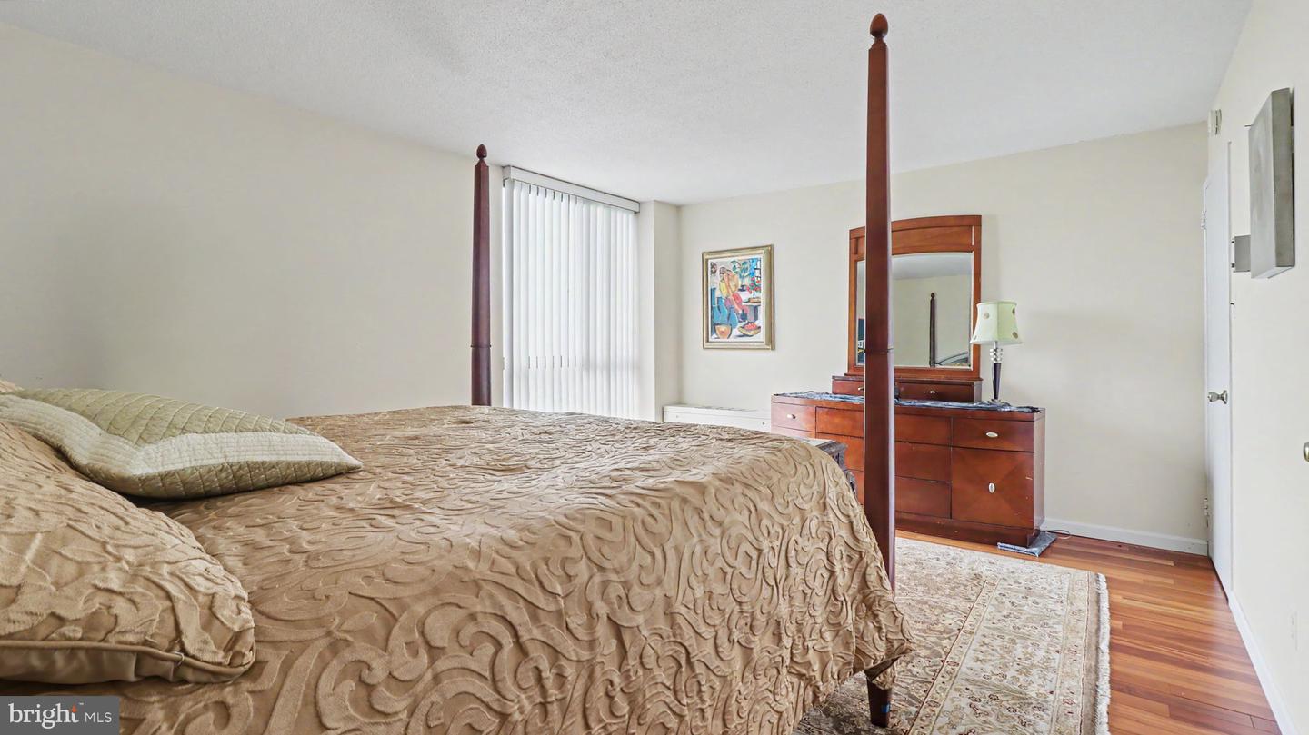 6100 Westchester Park Dr #1712 Property Photo 13
