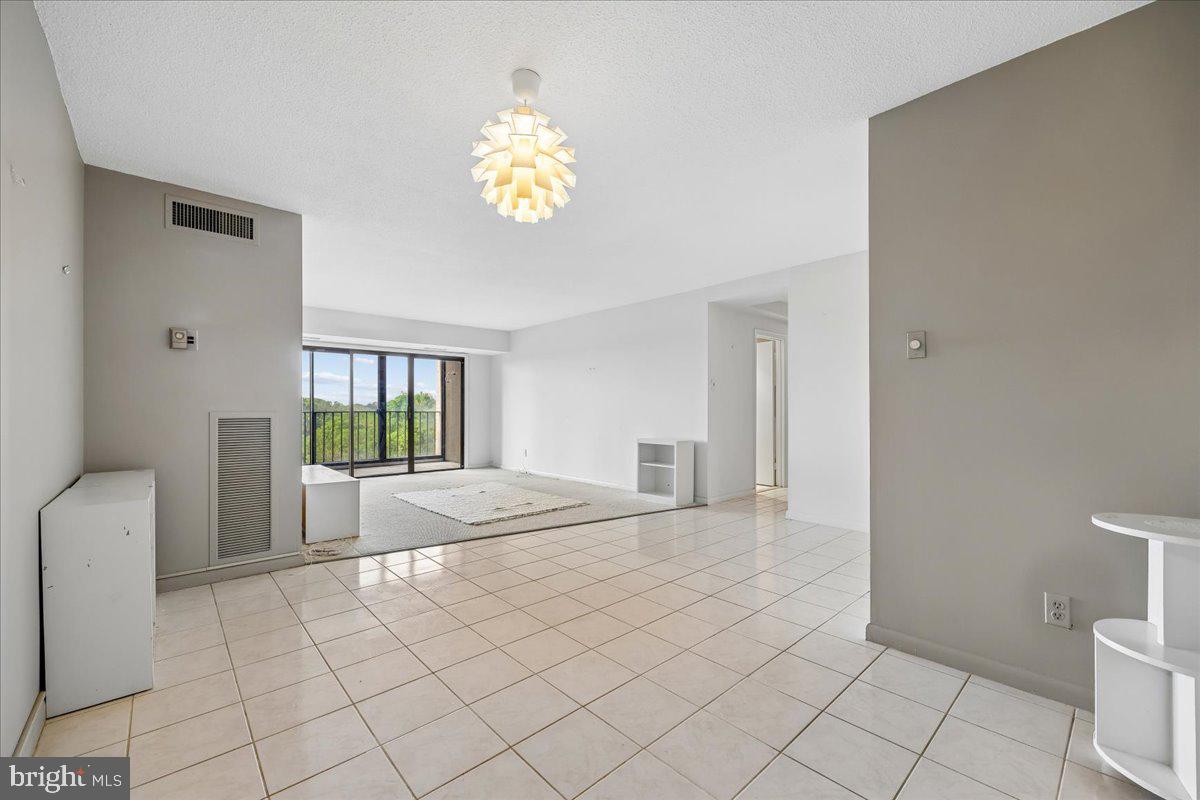 9200 EDWARDS WAY #1013