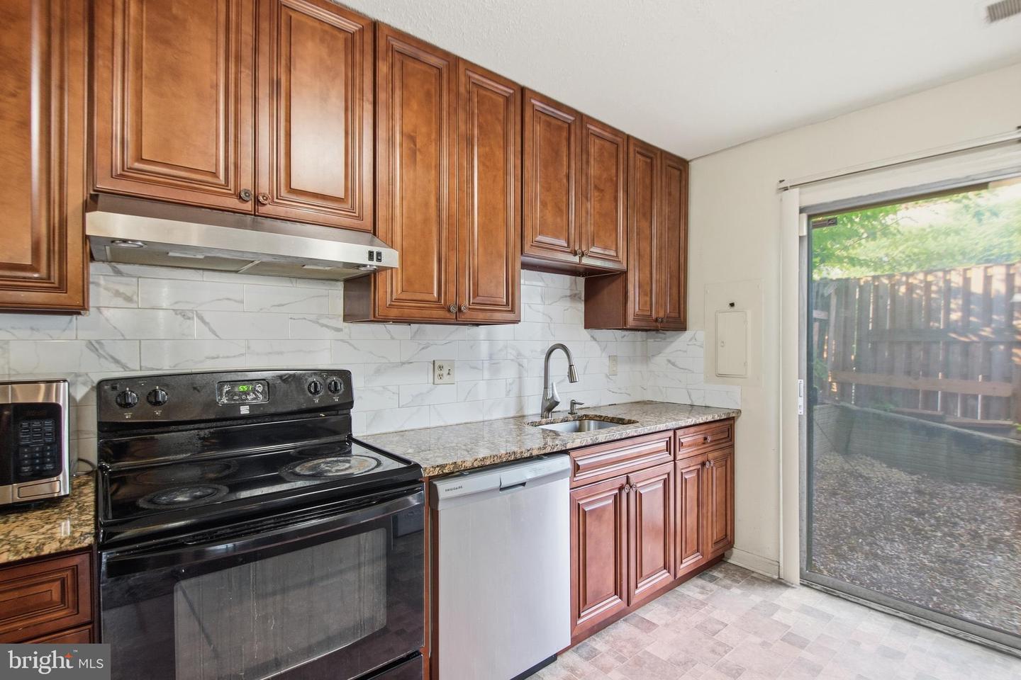 7205 Split Rail Ln Property Photo 16