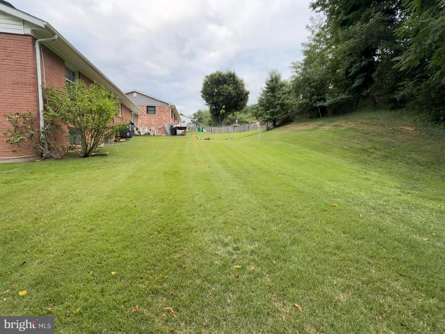 2301 Dawson St Property Photo 3