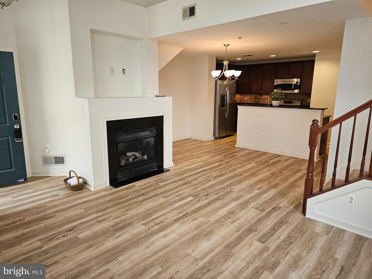 922 Pine Forest Ln #1811 Property Photo 5