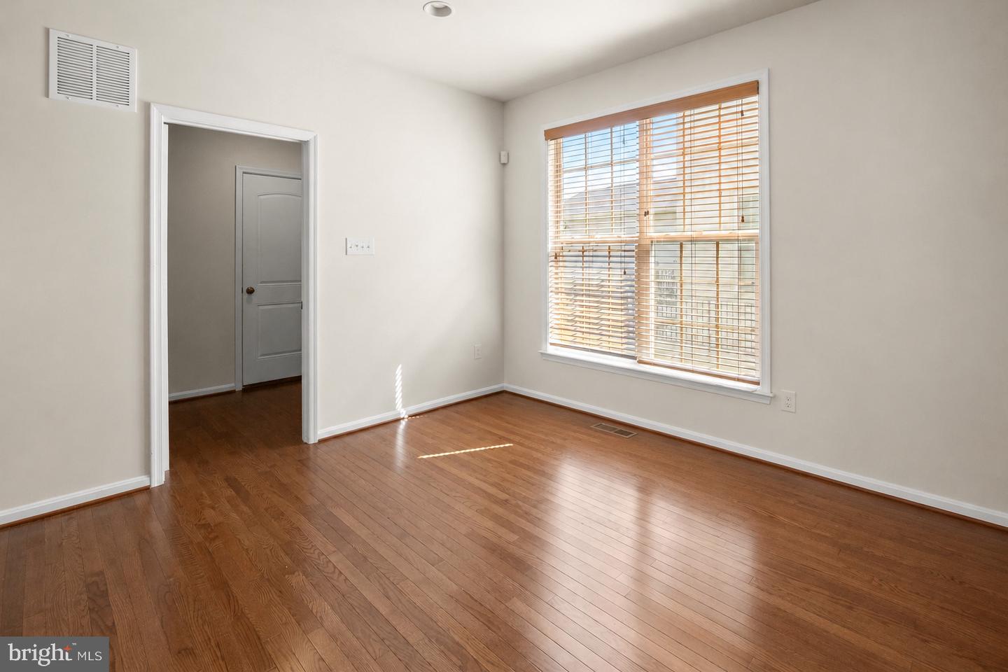 9620 Byward Blvd Property Photo 11