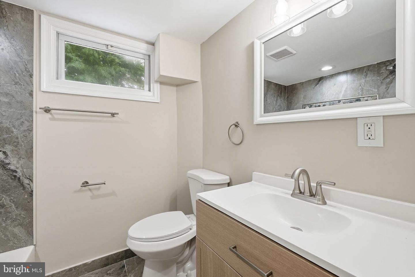 4915 Sharon Rd Property Photo 24