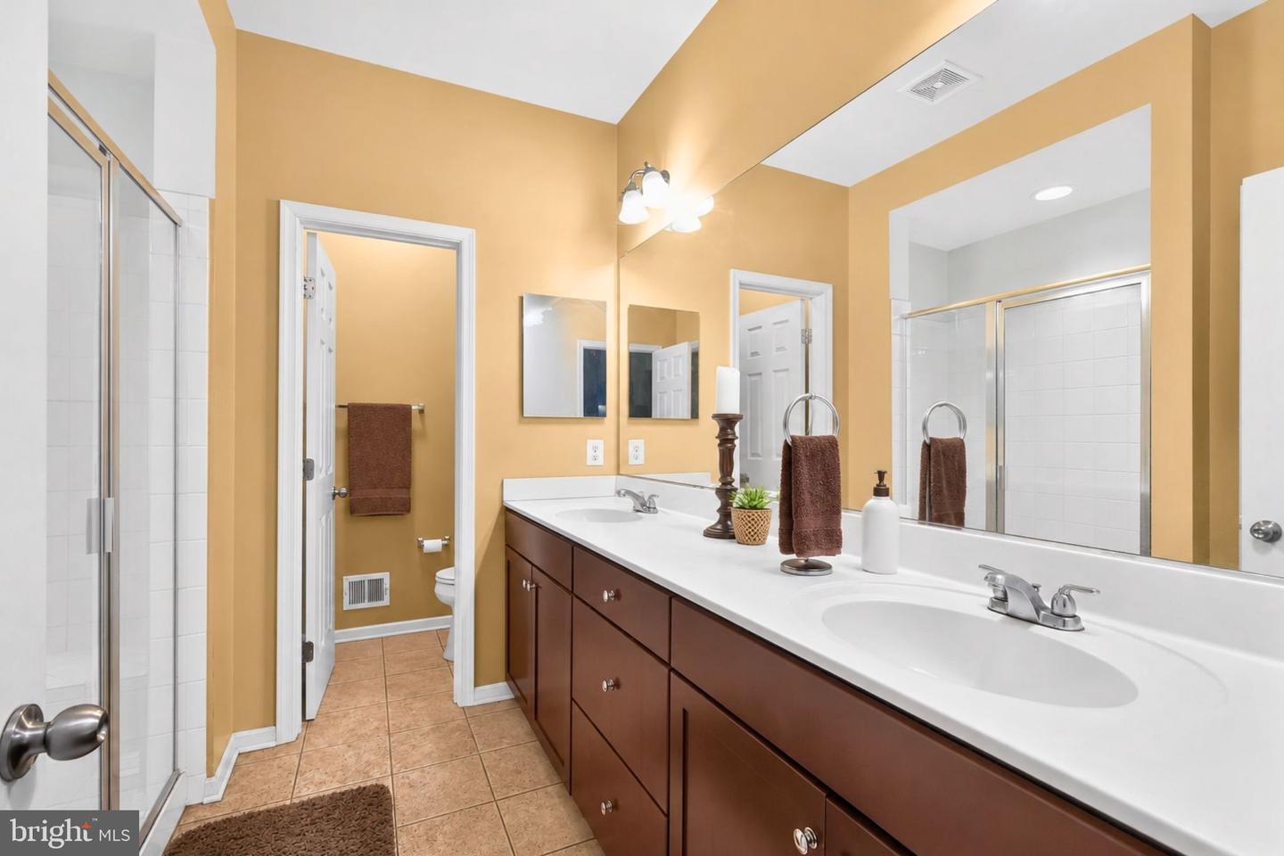 7210 Silver Thorn Way Property Photo 6