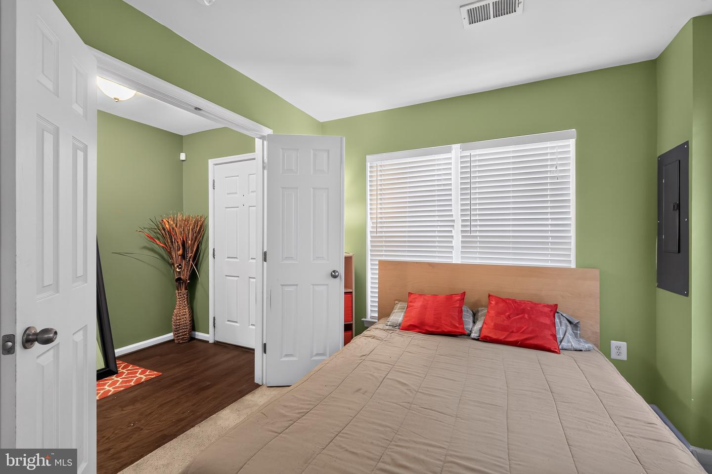 7210 Silver Thorn Way Property Photo 12