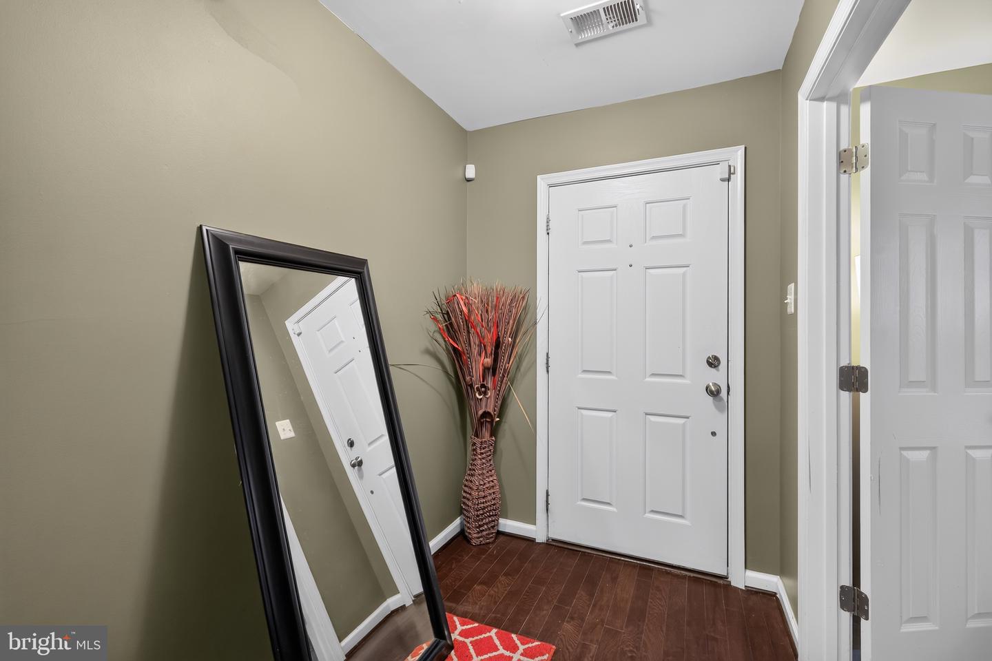 7210 Silver Thorn Way Property Photo 16