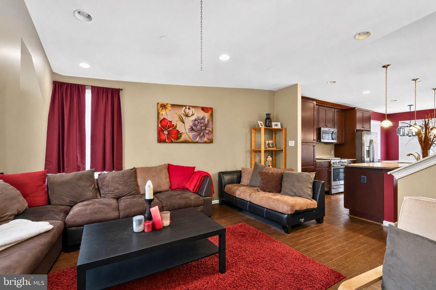 7210 Silver Thorn Way Property Photo 22