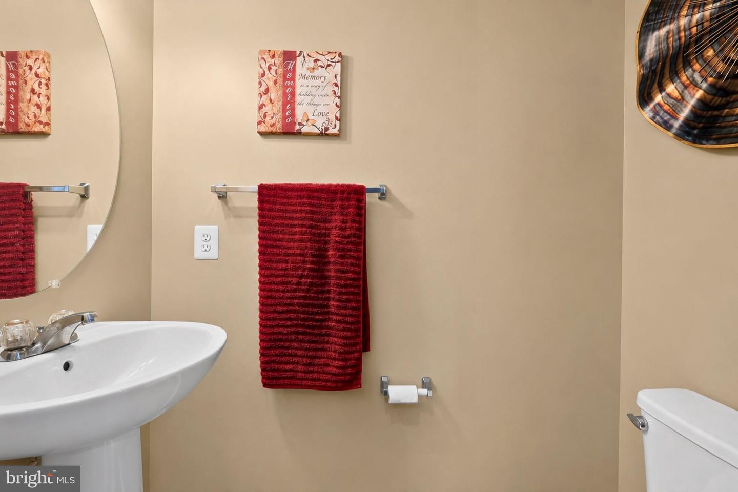 7210 Silver Thorn Way Property Photo 26