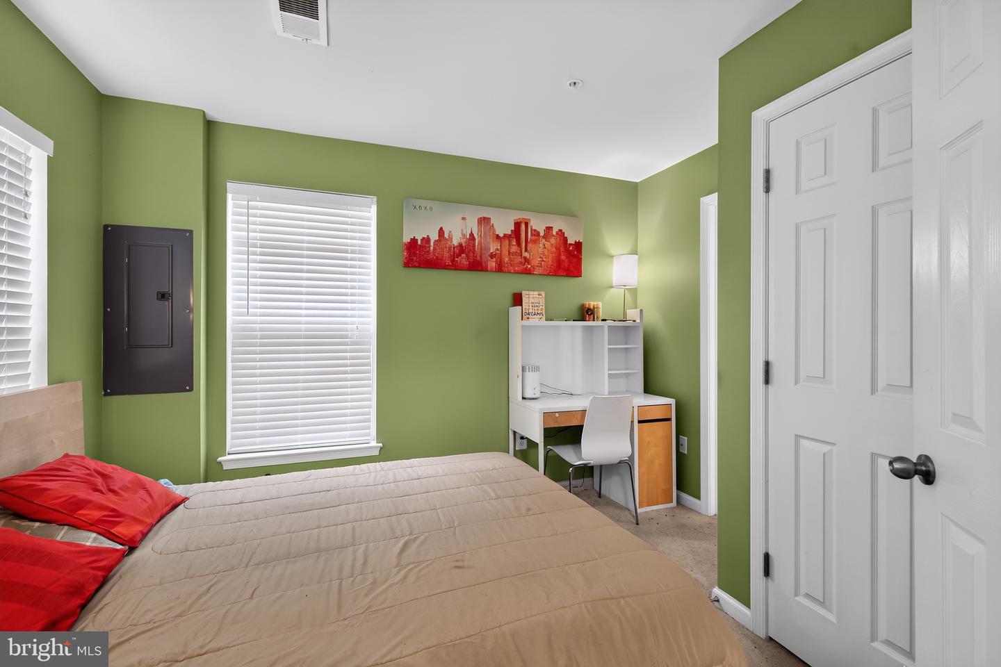 7210 Silver Thorn Way Property Photo 30