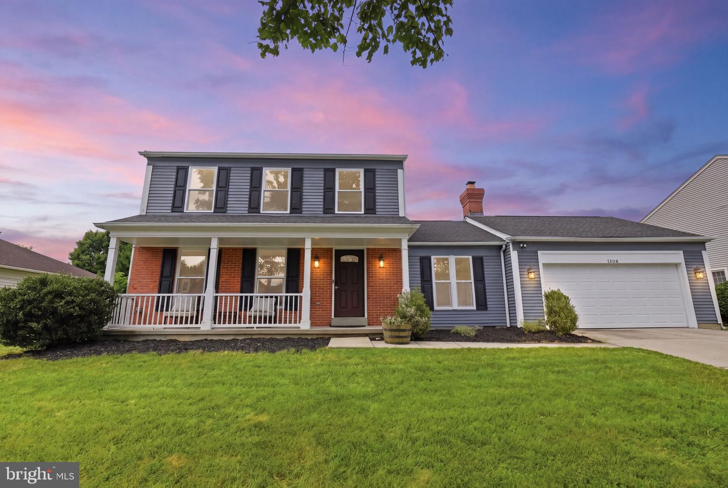 1306 FAIRLAKES PL