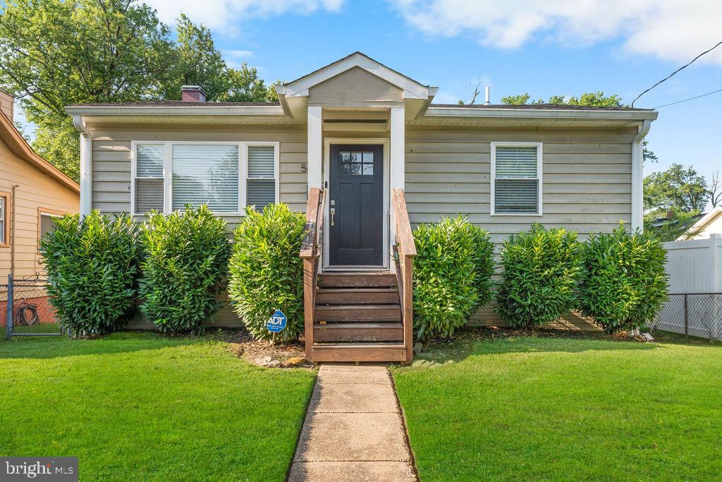 5803 Ravenswood Rd Property Photo 1