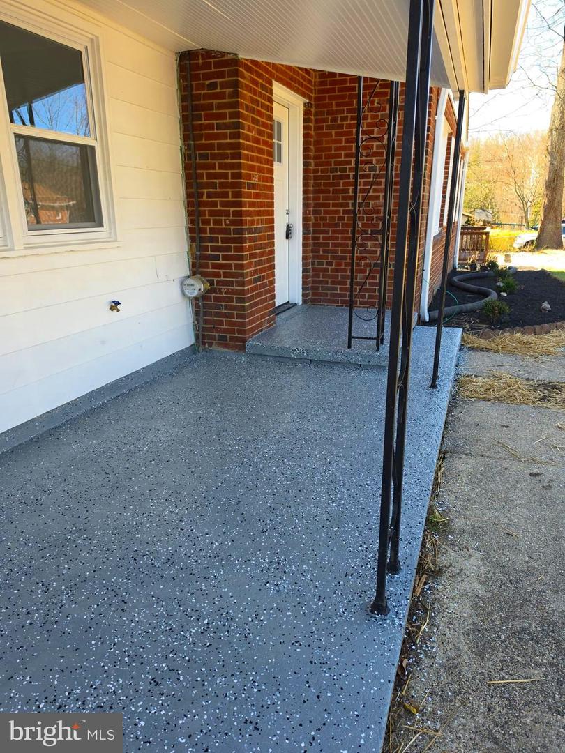 6107 Buckler Rd Property Photo 2