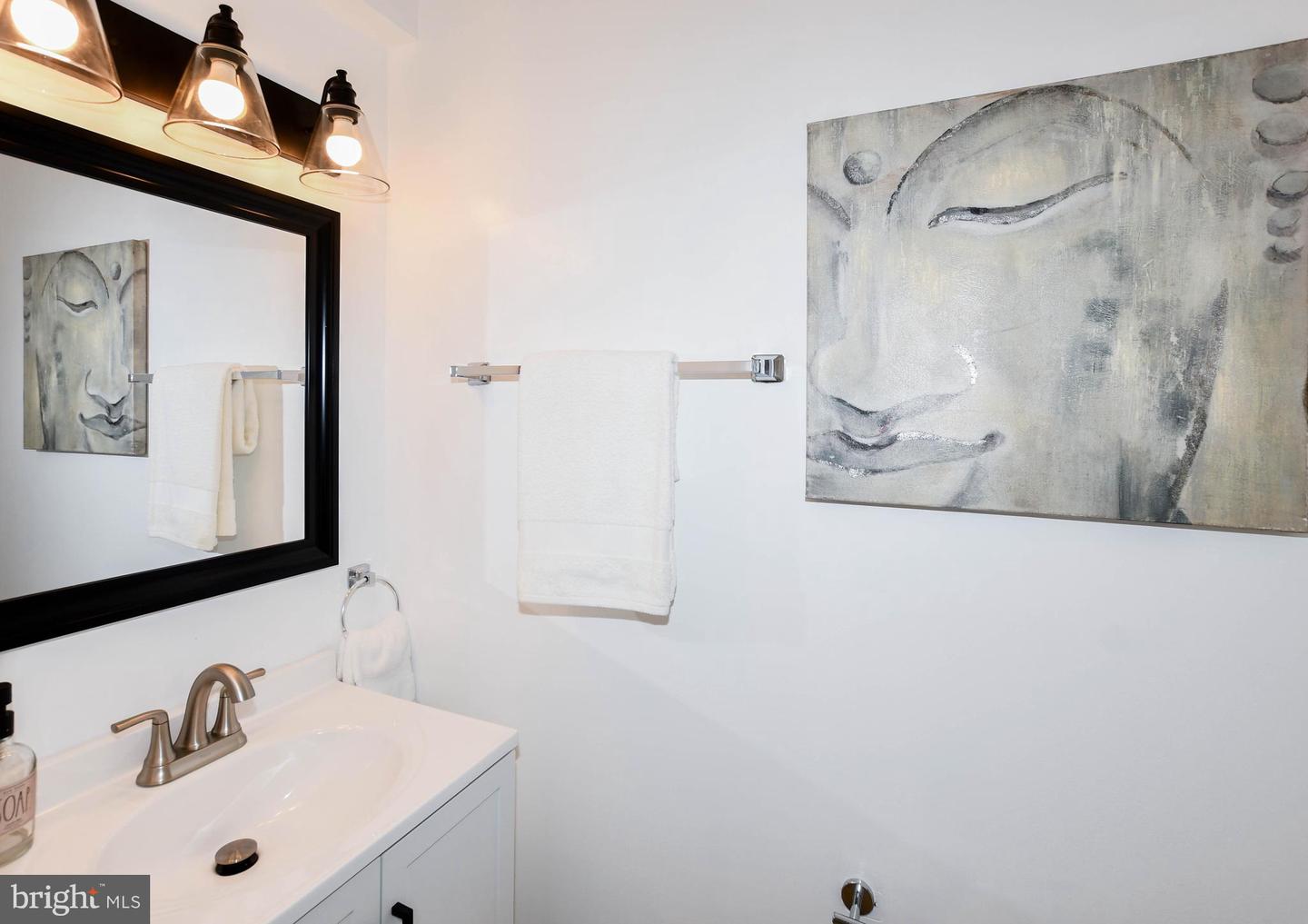 1114 Adeline Way Property Photo 2