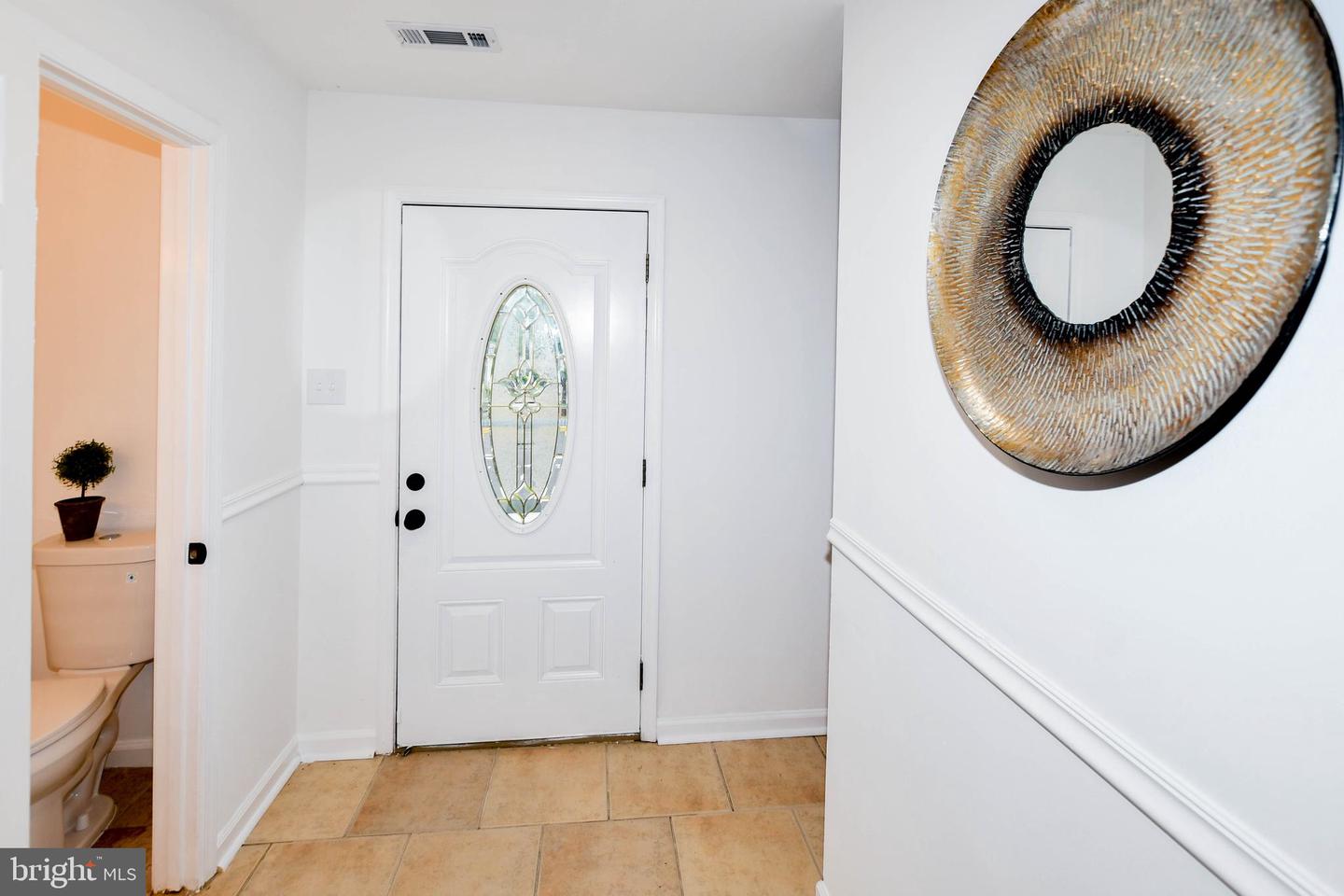 1114 Adeline Way Property Photo 3