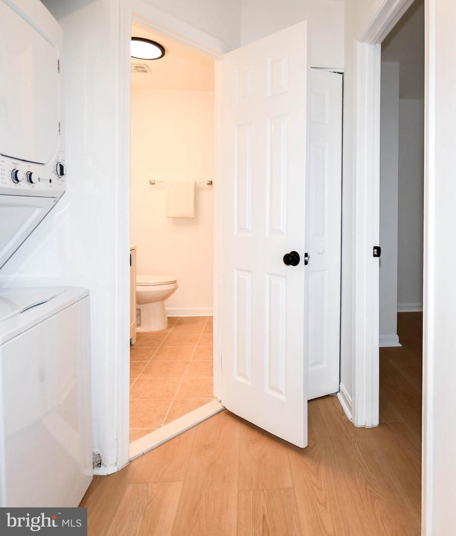 1114 Adeline Way Property Photo 16