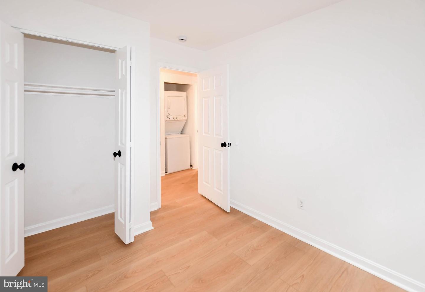 1114 Adeline Way Property Photo 22