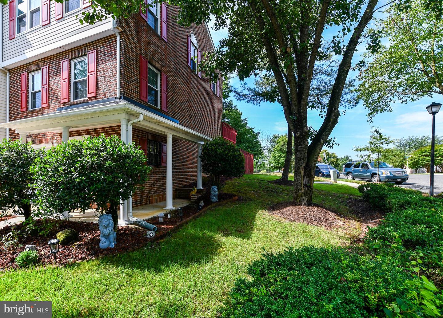 1401 Deep Gorge Ct Property Photo 2