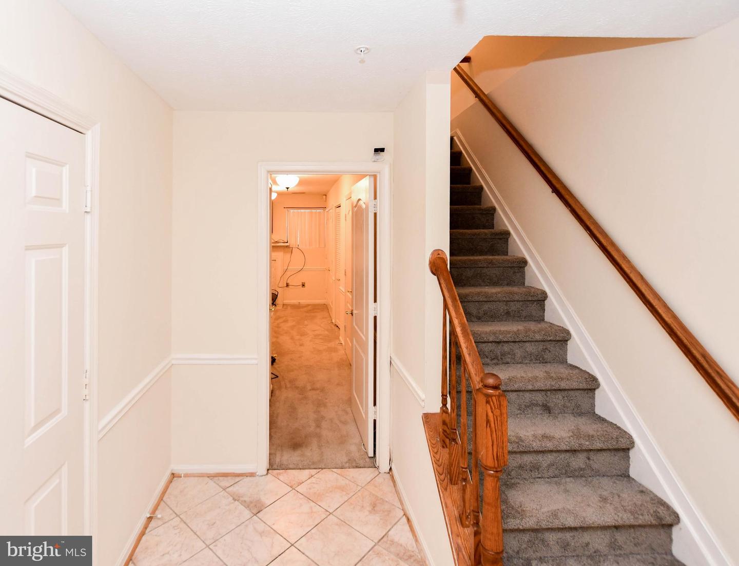 1401 Deep Gorge Ct Property Photo 3