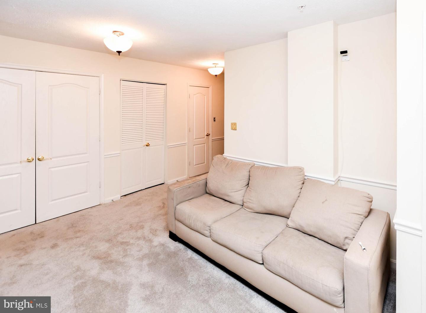 1401 Deep Gorge Ct Property Photo 5