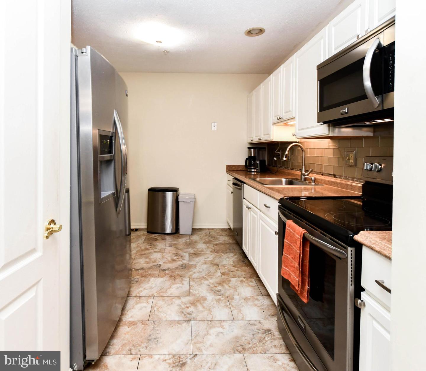 1401 Deep Gorge Ct Property Photo 9