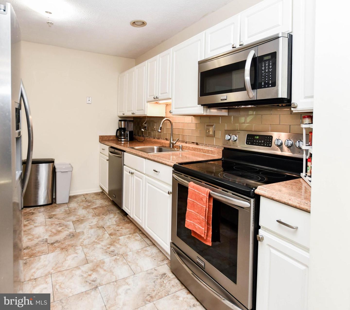 1401 Deep Gorge Ct Property Photo 10