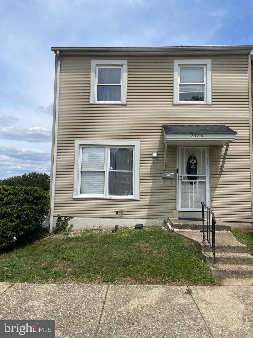 2128 Catskill St Property Photo 3