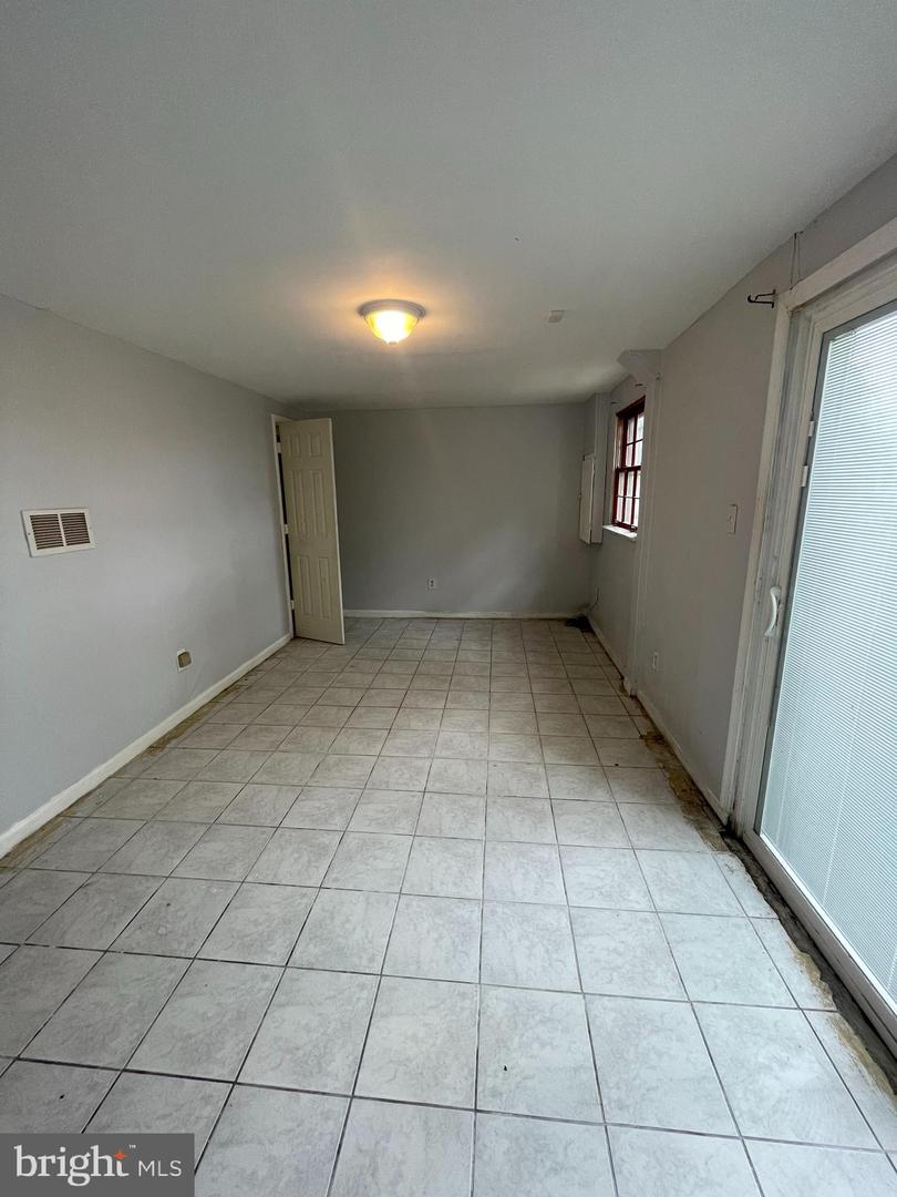 2128 Catskill St Property Photo 7