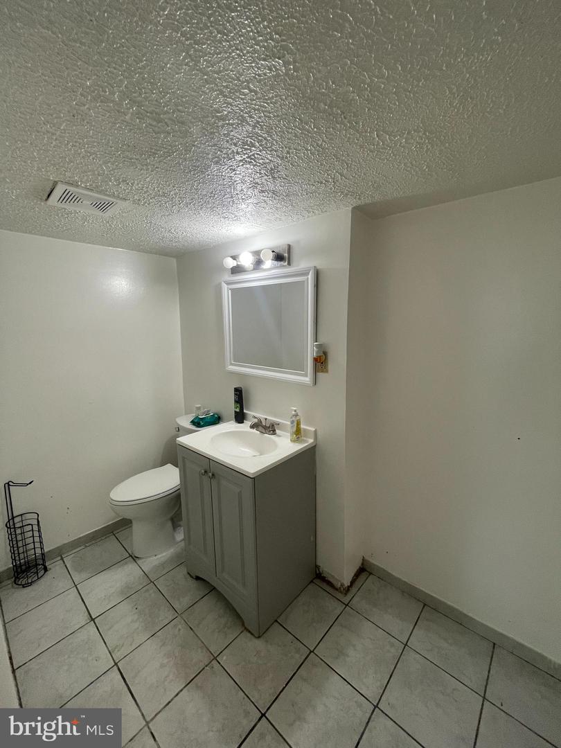 2128 Catskill St Property Photo 8