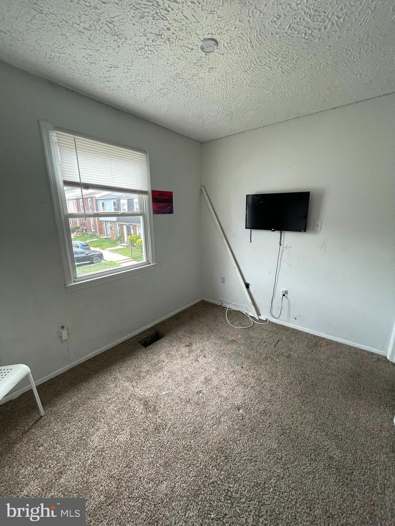 2128 Catskill St Property Photo 10