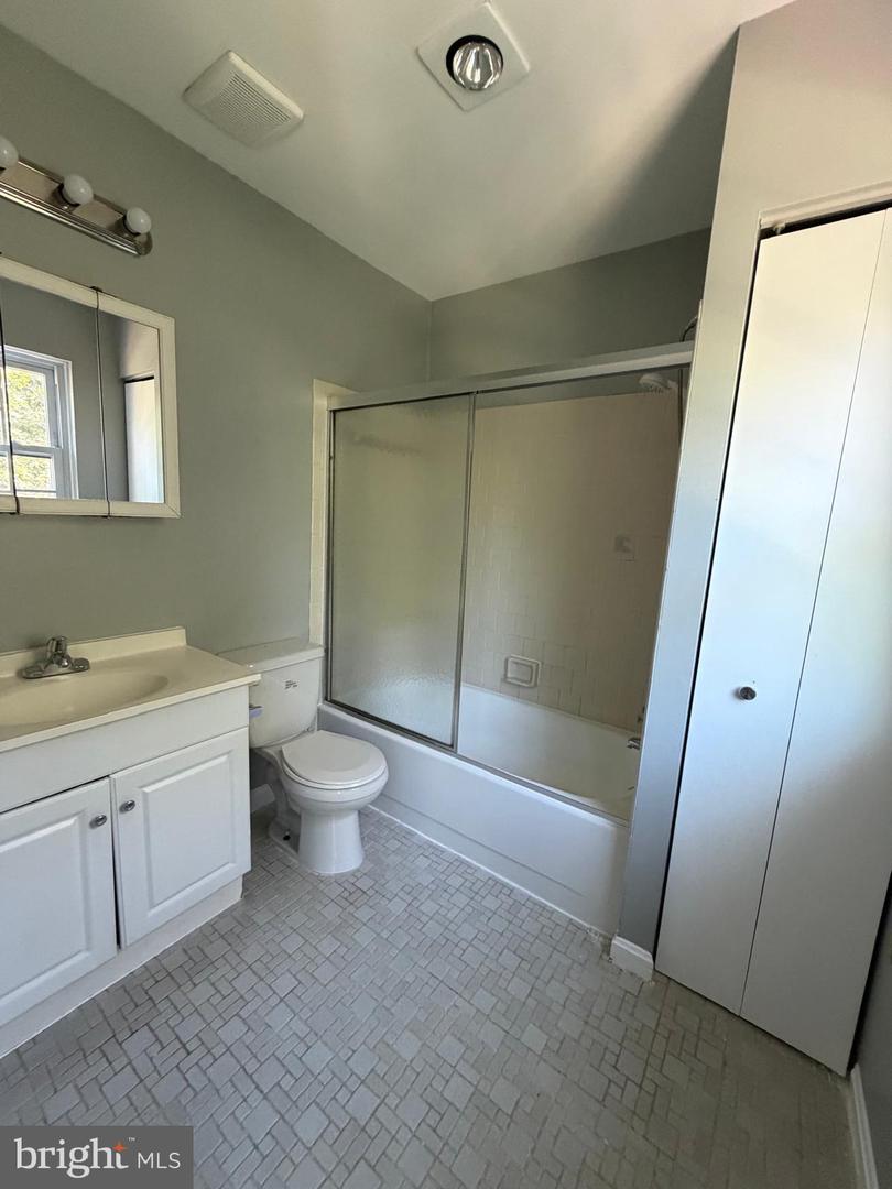 8108 Sandy Spring Rd Property Photo 12