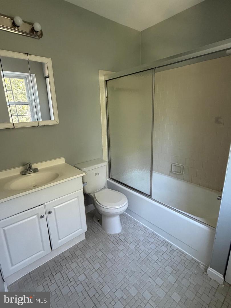 8108 Sandy Spring Rd Property Photo 13