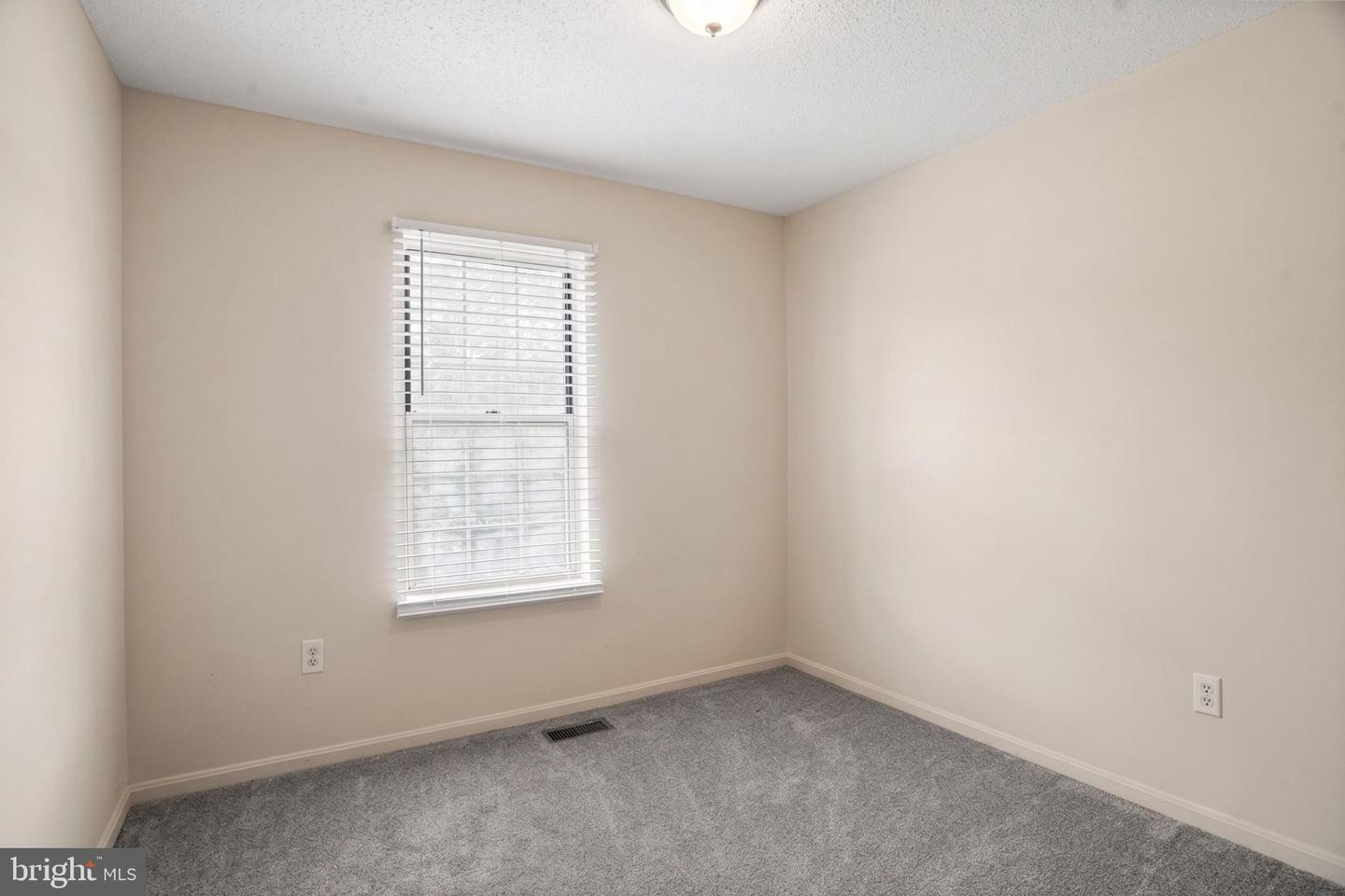 889 Saint Michaels Dr Property Photo 10
