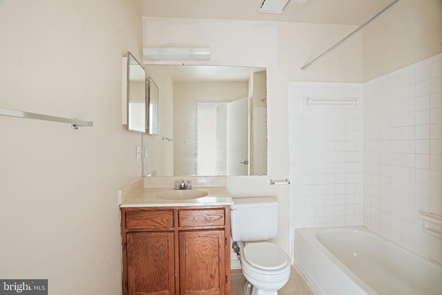 889 Saint Michaels Dr Property Photo 11