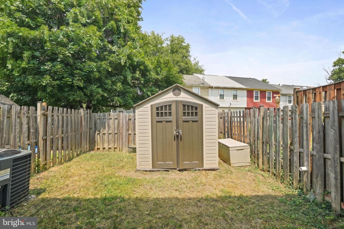 889 Saint Michaels Dr Property Photo 12