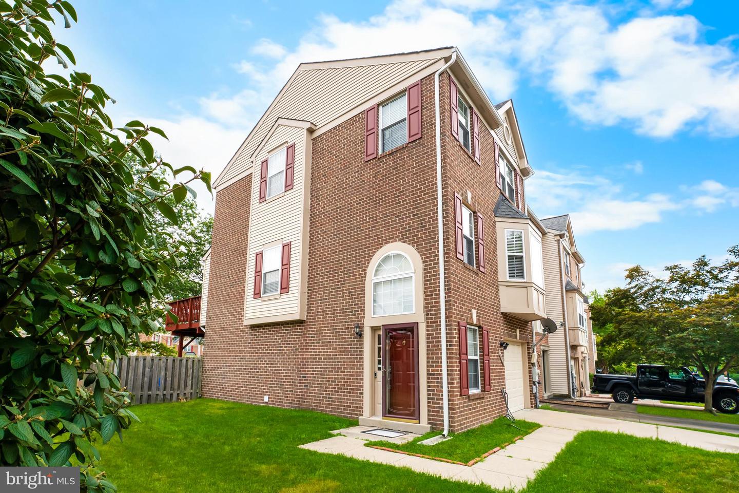16012 Edgeview Ter Property Photo 3