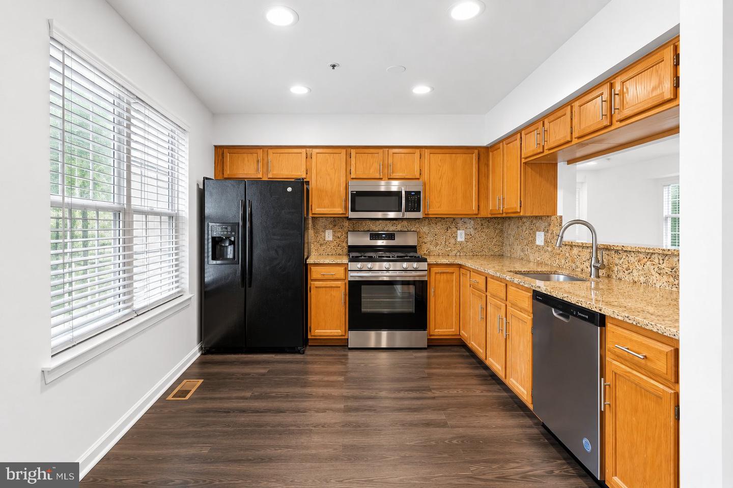16012 Edgeview Ter Property Photo 11