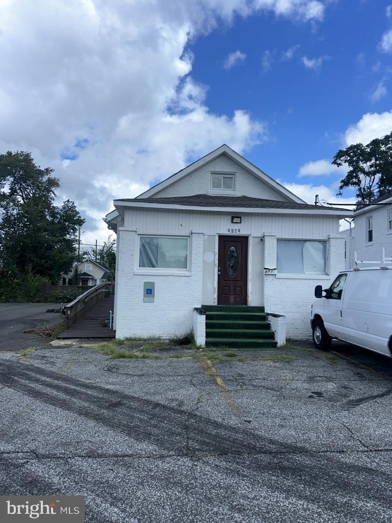 4924 Marlboro Pike Property Photo 1