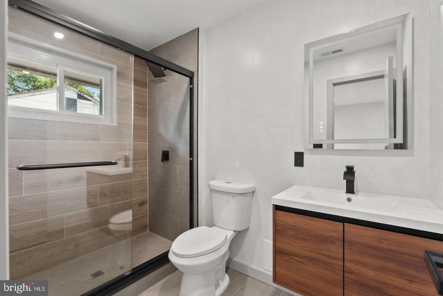 1125 Devonshire Dr Property Photo 14