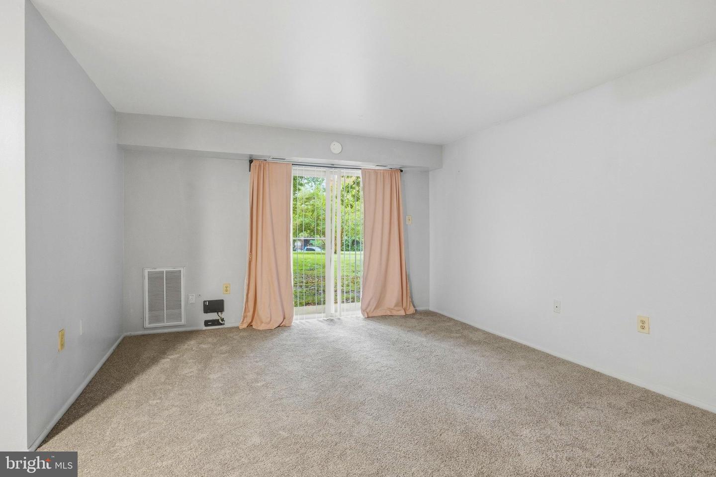 11312 Cherry Hill Rd #102 Property Photo 4