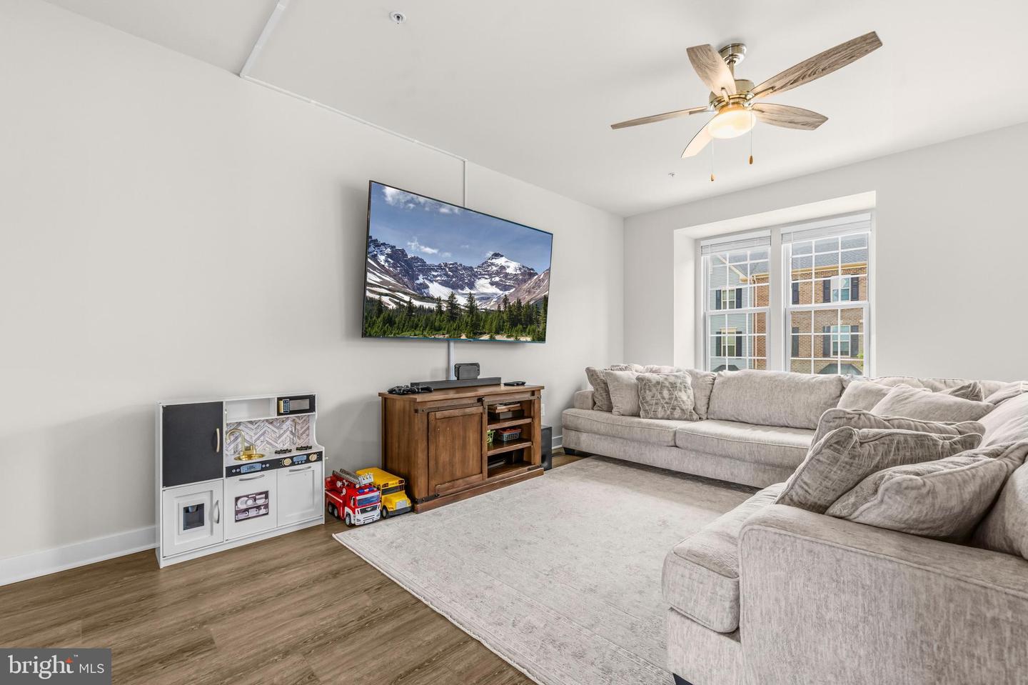 16515 Caribbean Way Property Photo 8