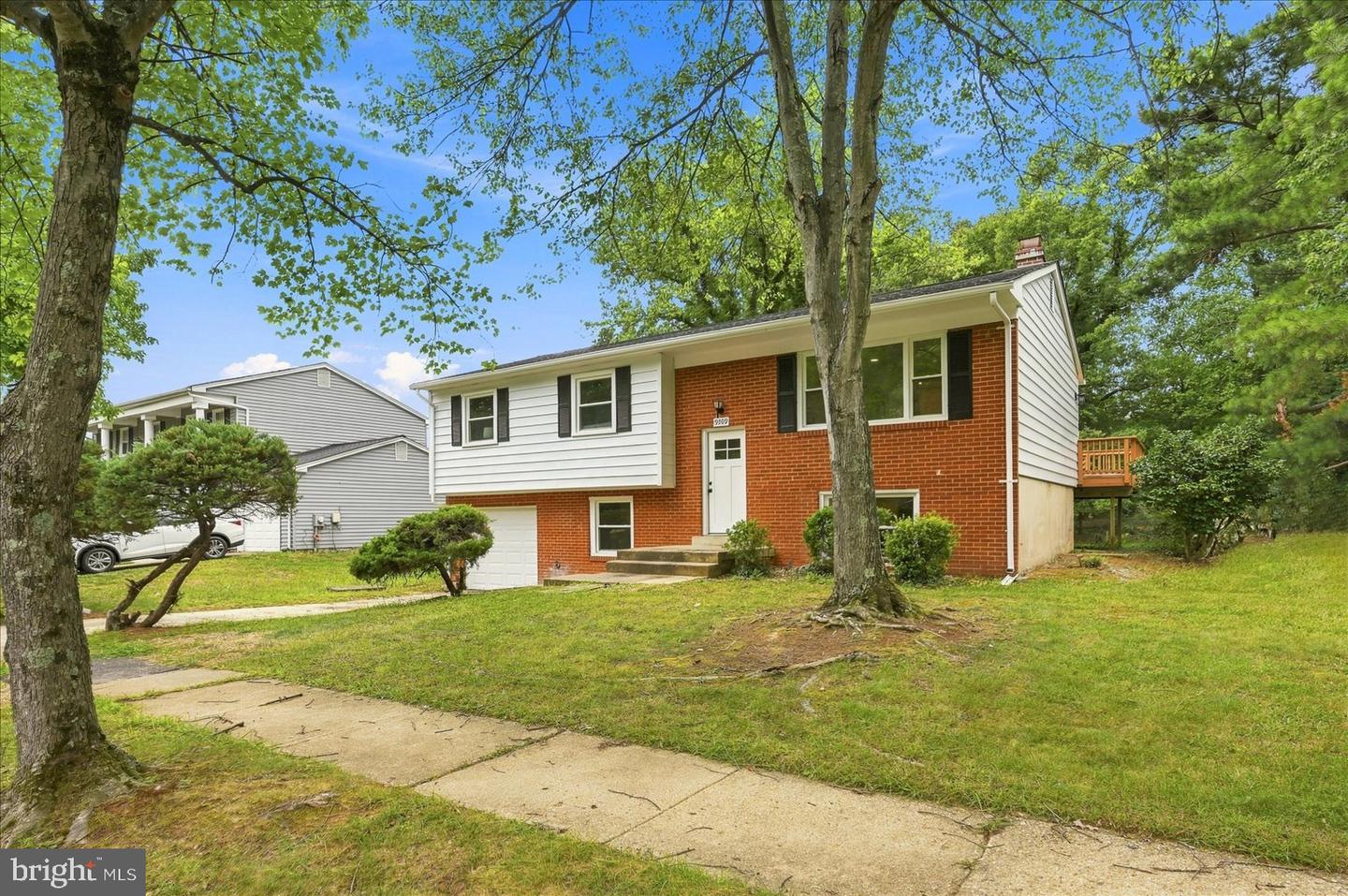 9309 Cross Bow Rd Property Photo 3