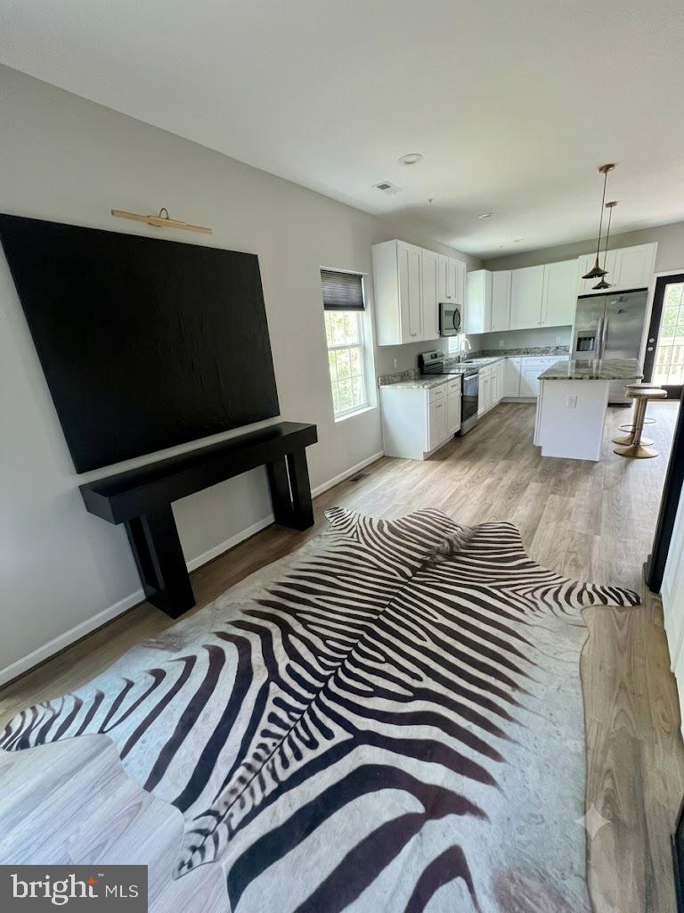 921 Balboa Ave Property Photo 7