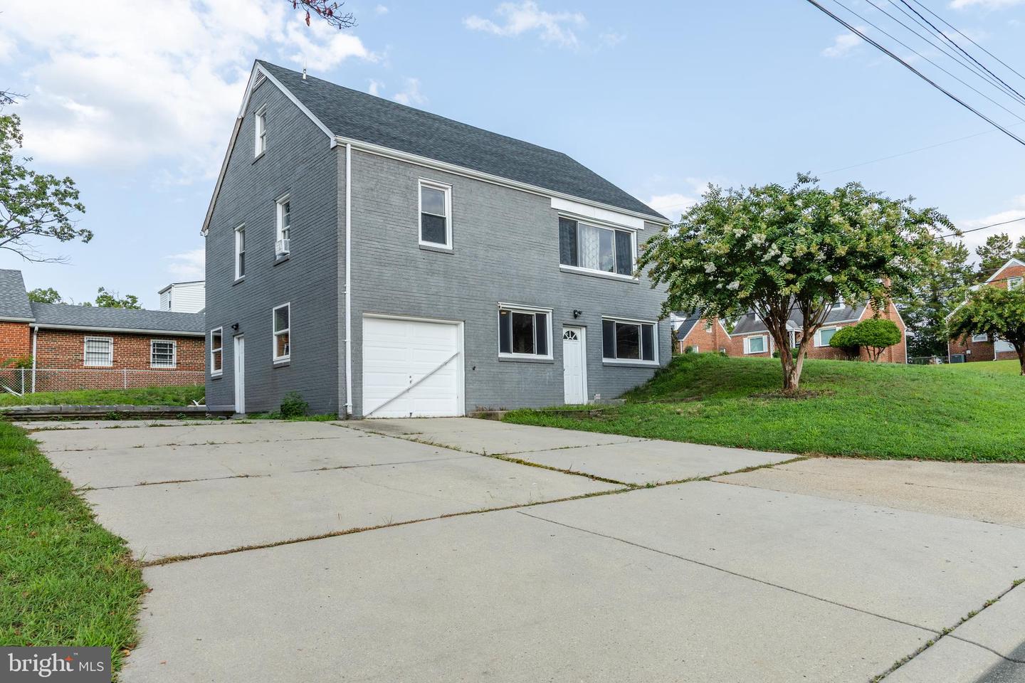 6500 Foster St Property Photo 1