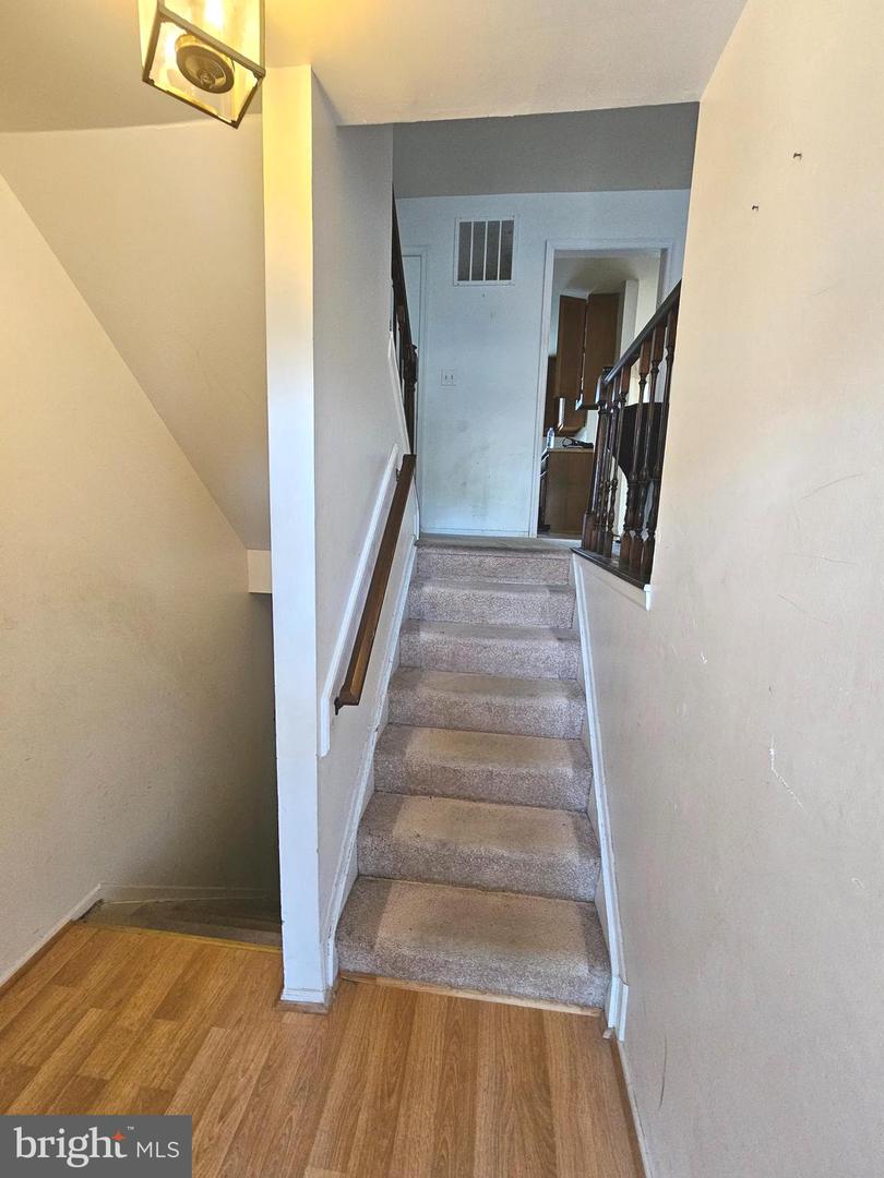 10736 Castleton Way Property Photo 2