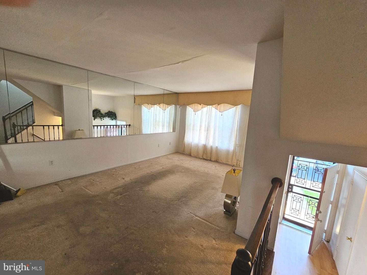 10736 Castleton Way Property Photo 4