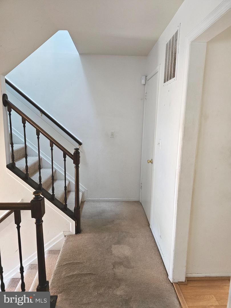 10736 Castleton Way Property Photo 7