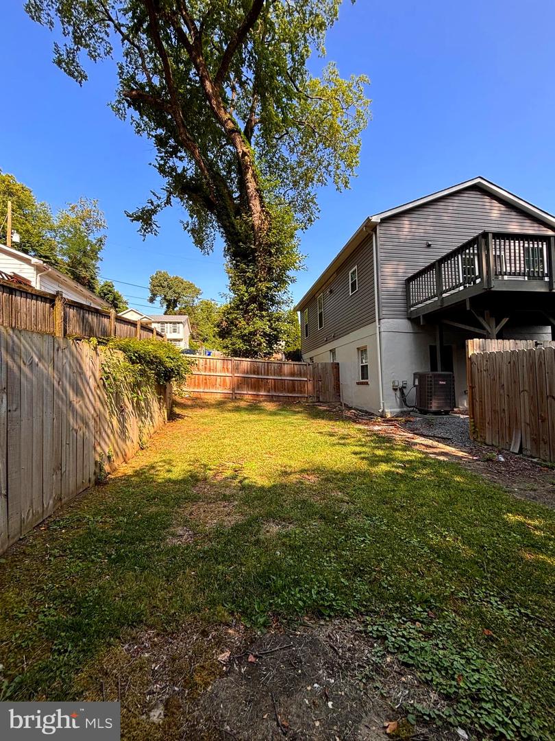 1216 Nova Ave Property Photo 3
