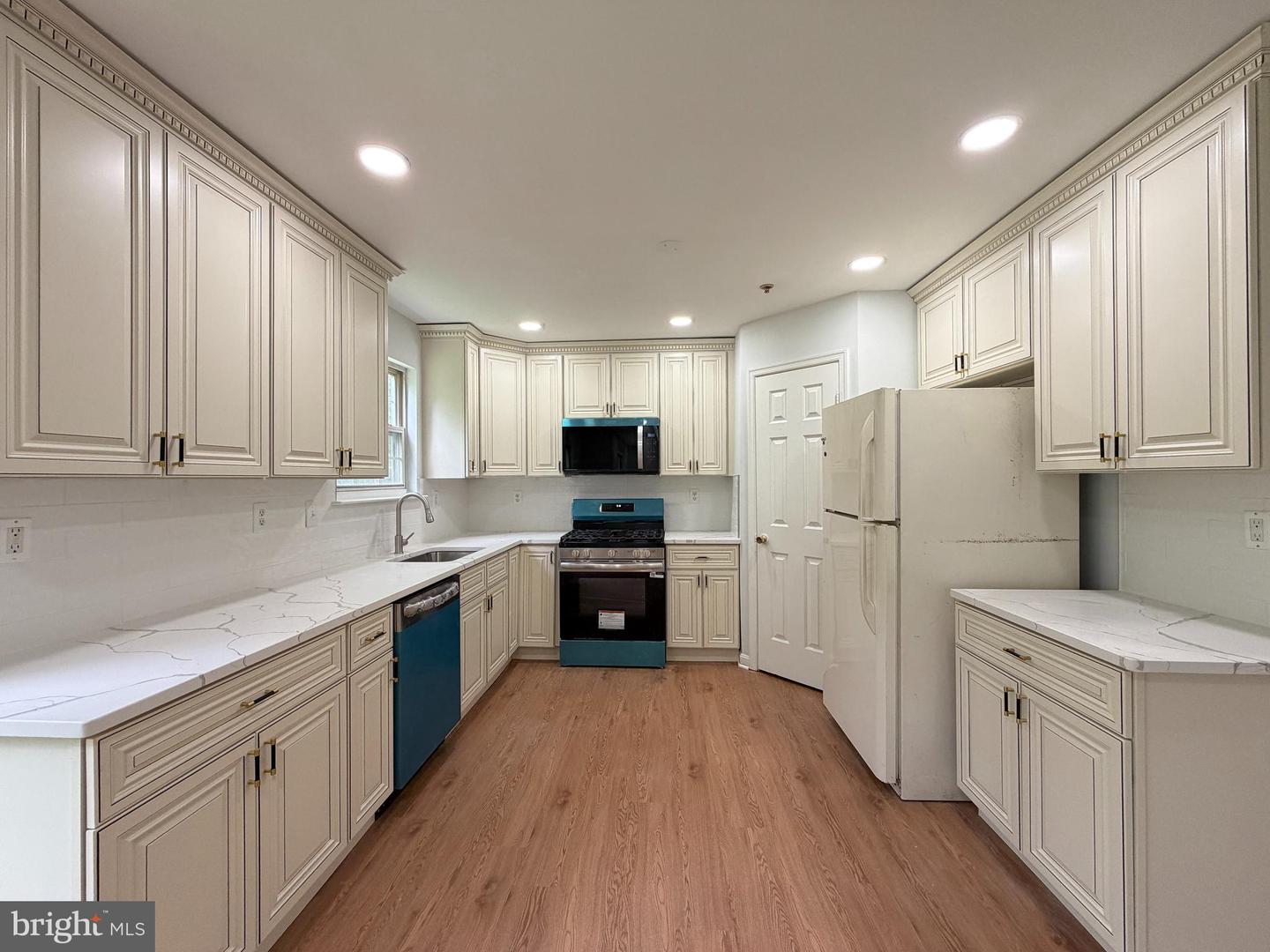 5302 76th Property Photo 22